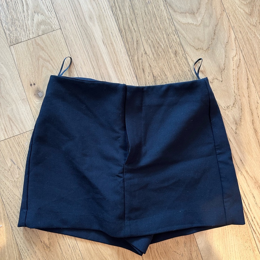 Zara Black High-Waist Tailored Skort